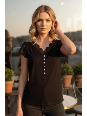 Mossta V Yaka Dantel Detaylı Düğmeli Viskon Bluz - Siyah
