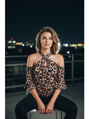 Mossta Çapraz Yaka Pencere Detaylı Süprem Bluz - Leopar