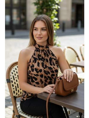 Mossta Dik Yaka Kolsuz Leopar Desenli Süprem Bluz - Leopar