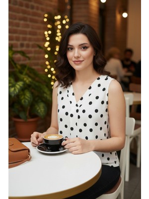 Mossta V Yaka Puantiyeli Süprem Bluz - Beyaz