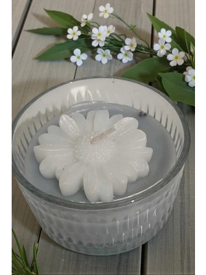 Doğal 🌿 Cam Kasede Yaprak ve Çiçek Detaylı El Yapımı Kokulu Mum – Minimal & Zarif Tasarım 🌿
