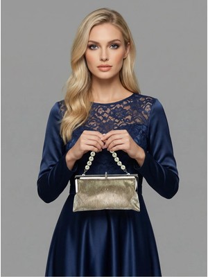 Biçanta Altın Renk Yumuşak Metal Taşlı Çerçeve Inci Detaylı Zincir Askılı Kristal Taşlı Kadın Abiye Çanta