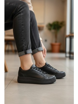 Enoch Kadın Pürüzsüz Saya Yapılı ve Kalın Tabanlı Spor Ayakkabı