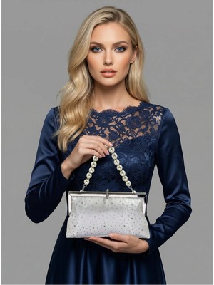 Biçanta Ekru Renk Yumuşak Deri Metal Taşlı Inci Detaylı Zincir Askılı Kristal Taşlı Kadın Abiye Çanta