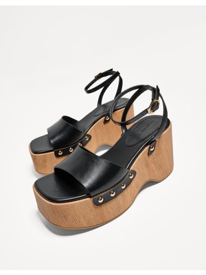 Allbucks Bershka, Topuğu Bantlı ve Dolgu Topuklu Sandalet ABBRS3779