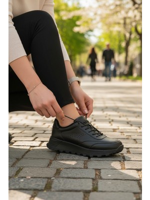 Enoch Kadın Mikro Delikli Yan Panel Detaylı ve Bağcıklı Spor Ayakkabı
