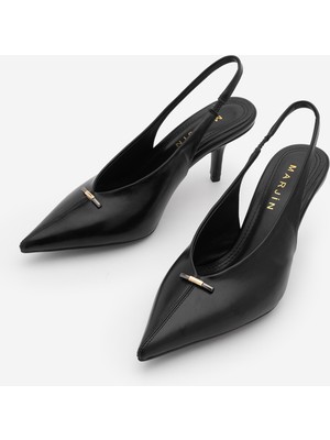 Marjin Kadın Stiletto Sivri Burun Arkası Açık Lastikli Kısa Ince Tokalı Topuklu Ayakkabı Agira Siyah