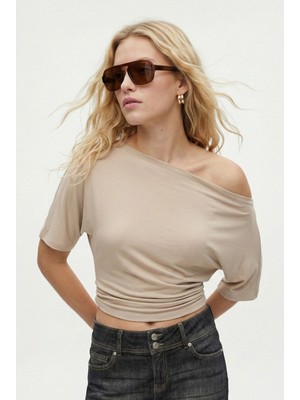 Ritnice Kadın Germa Asimetrik Omuz Detay Bej Bluz