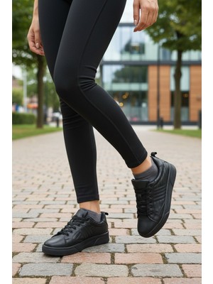 Enoch Kadın Baklava Desen Dikiş Detaylı ve Bağcıklı Spor Ayakkabı