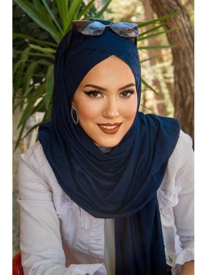 Aişe Tesettür Lacivert Ponpon Çapraz Bantlı Hazır Şal