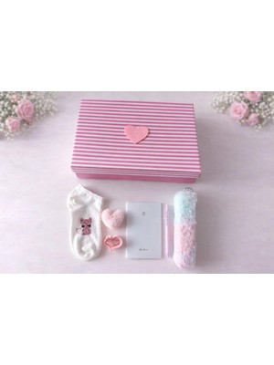 Pembe Kalp Temalı Hediye Kutusu - Özenle Hazırlanmış Mutluluk Seti
