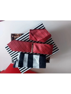 Erkek Premium 4'lü Şıklık Seti 12 : Kravat, Mendil, Iğne ve Çorap - Özel Hediye Kutulu