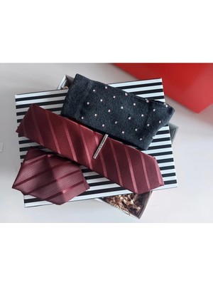 Erkek Premium 4'lü Şıklık Seti 9 : Kravat, Mendil, Iğne ve Çorap - Özel Hediye Kutulu