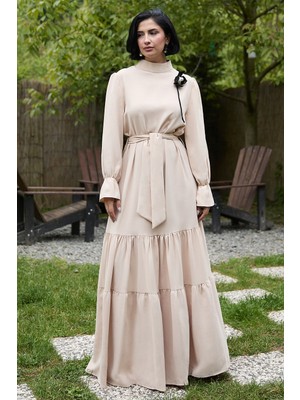 inStyle Çiçek Broş Detay Kuşaklı Bej Elbise