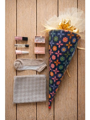 Kadınlara Özel Şık Sürpriz Hediye Konisi