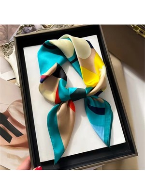 Koni Club Kadın Fular Sulu Boya Efektli Çiçek Desenli