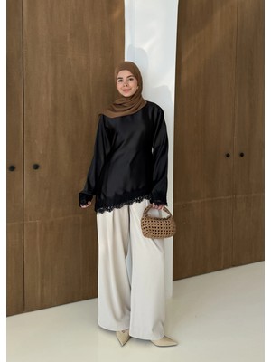 Moda Aksa Saten Dantel Detay Üst Siyah