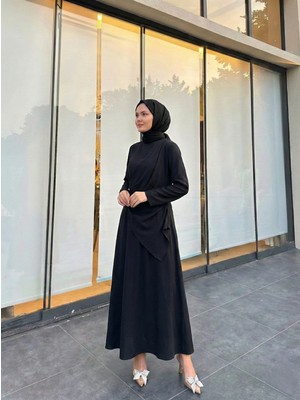 Miostil Aller Yandan Aksesuarlı Elbise-Siyah