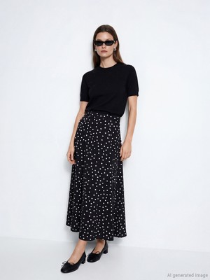 Lcw Siyah Beli Fermuarlı Puantiyeli Kloş Etek