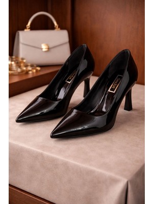 ✨ Shaxir Siyah Rugan Sivri Burun Topuklu Ayakkabı