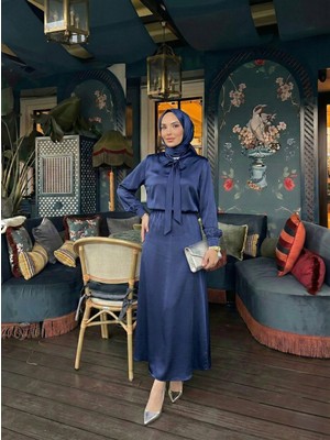 Foremia Yaka Bağlamalı Saten Etekli Takım-Lacivert -