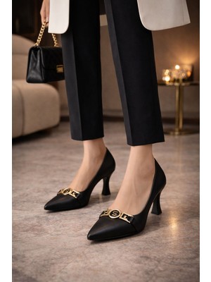 Shaxir 🖤 Gold Detaylı Siyah Stiletto – Zarafetin Güçlü Yorumu