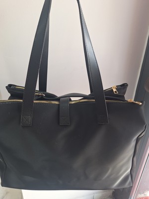 Canta valiz gorunumlu canta