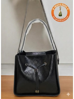 Januga Kadın Siyah Zincir Çapraz Askılı Yavrulu Çantalı Desenli Kaliteli Charm Hediyeli Şık El Kol ve Omuz Çantası