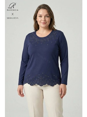 Ravencia Kadın Yıldız Desenli Yaka ve Etek Taşlı Işlemeli Yırtmaçlı Likralı Anne Penye Bluz
