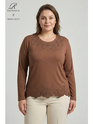 Ravencia Kadın Yıldız Desenli Yaka ve Etek Taşlı Işlemeli Yırtmaçlı Likralı Anne Penye Bluz