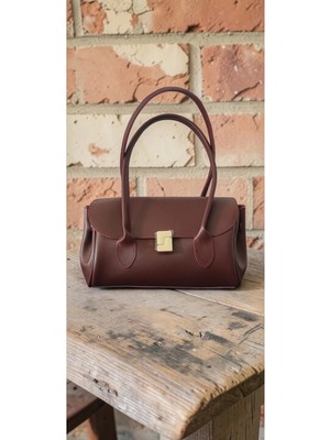 Amabel Jewelerys Kilis Büzgülü Toka Detaylı Kadın El ve Omuz Çantası Bordo