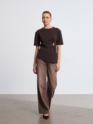 Dilvin 32445 Aksesuar Detaylı Basic T-Shirt-Koyu Kahve