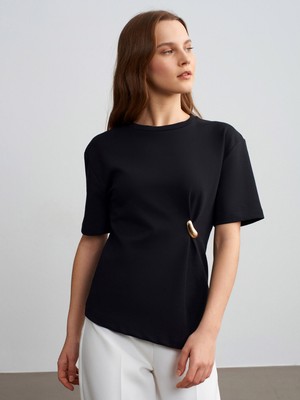 Dilvin 32445 Aksesuar Detaylı Basic T-Shirt-Siyah