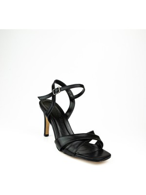 Babalı Miss Park Moda 2002 Çapraz Bantlı Topuklu Ayakkabı Siyah