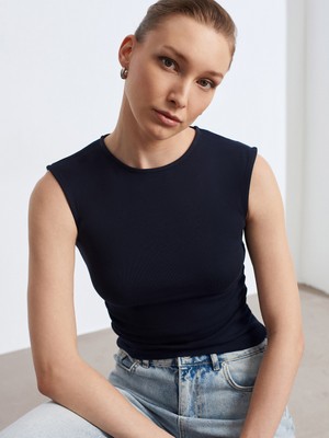 Dilvin 21054 Kadın Basic T-Shirt K.lacivert Günlük Stil Kolsuz %94 Pamuk Örme Kumaş