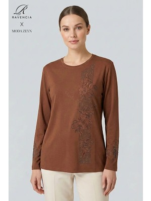 Ravencia Kadın Şerit Desenli Yaka ve Etek Taşlı Işlemeli Yırtmaçlı Likralı Anne Penye Bluz
