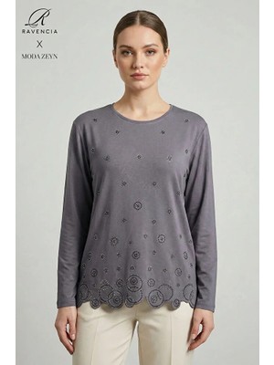 Ravencia Kadın Halka Desenli Yaka ve Etek Taşlı Işlemeli Yırtmaçlı Likralı Anne Penye Bluz
