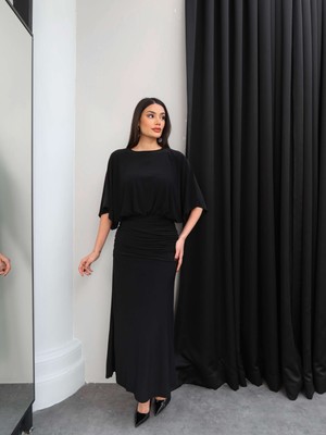 Esra Helvacı Drape Detaylı Dökümlü Uzun Elbise