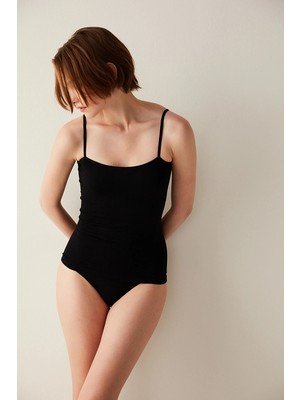 Penti Siyah Ince Askılı Atlet