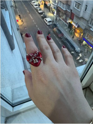 Herşey Nota Kırmızı Gotik Kalp Zincir ve Kilit Detaylı Ayarlabilir Gothic Kadın Yüzük