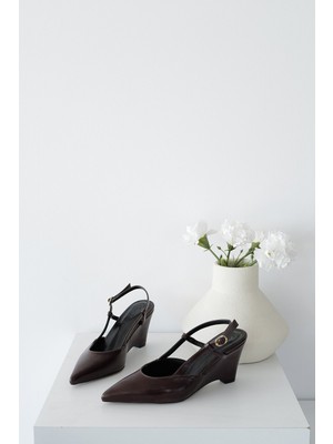 Meral Özgenç Dolgu Topuk Ayakkabı