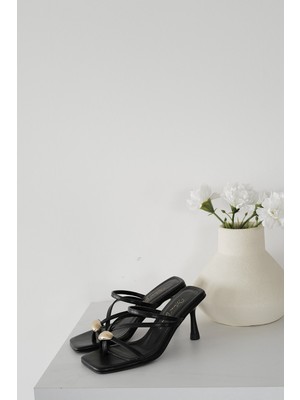 Meral Özgenç Gold Tokalı Topuklu Terlik