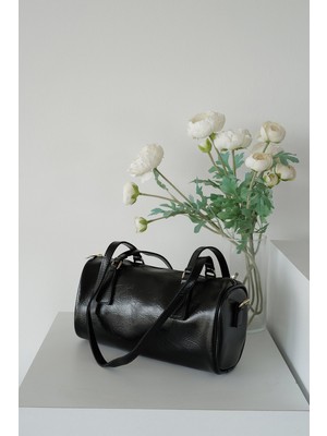 Meral Özgenç Ince Askılı Silindir Çanta