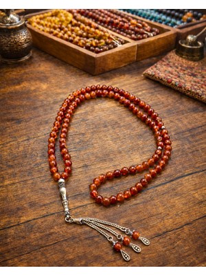 Sufi Tesbih Esans Ve Hediyelik Doğal Kırmızı Akik Taşı 99’lu Tesbih 6 mm Küre Kesim – Lastik Misina Dizim – Esnek ve Dayanıklı Zikir Tesbihi