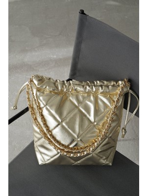 Meral Özgenç Büzgülü Kapitone Çanta