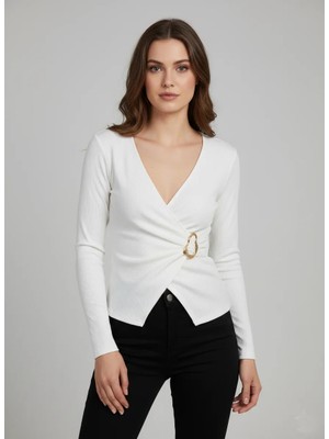 Mersi Ortadan Kopcalı Beyaz Bluz