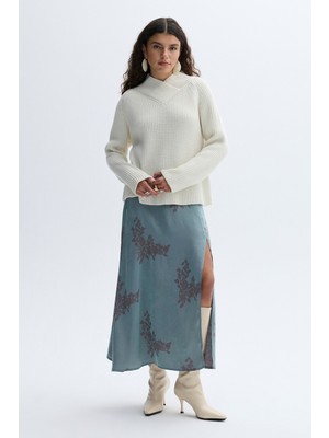 Jakarlı Desenli Yırtmaçlı Midi Etek