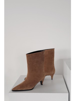 Meral Özgenç Kısa Süet Bot