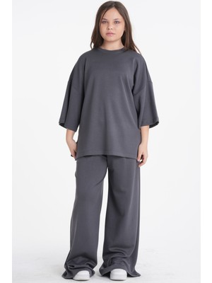 Haykids Kız Çocuk Renkli Oysho Kumaş Rahat Kesim Ev Takımı – Oversize T-Shirt ve Geniş Paça Pantolon Seti | Konforlu Lounge Giyimi