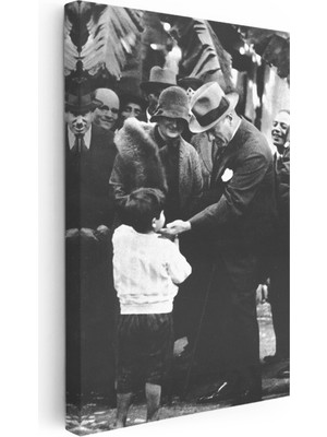 Kanvas Tablo Atatürk Çocukla Samimi Sohbet Atatürk Tablosu Ev Ofis Duvar Dekoru